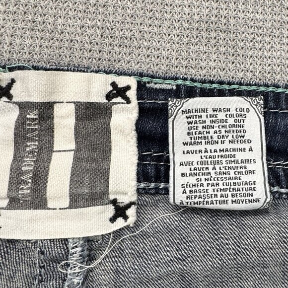 Trademark H Short N Sweet Denim Distressed Bermuda Shorts Size 16 Thick Stitch - Picture 15 of 15